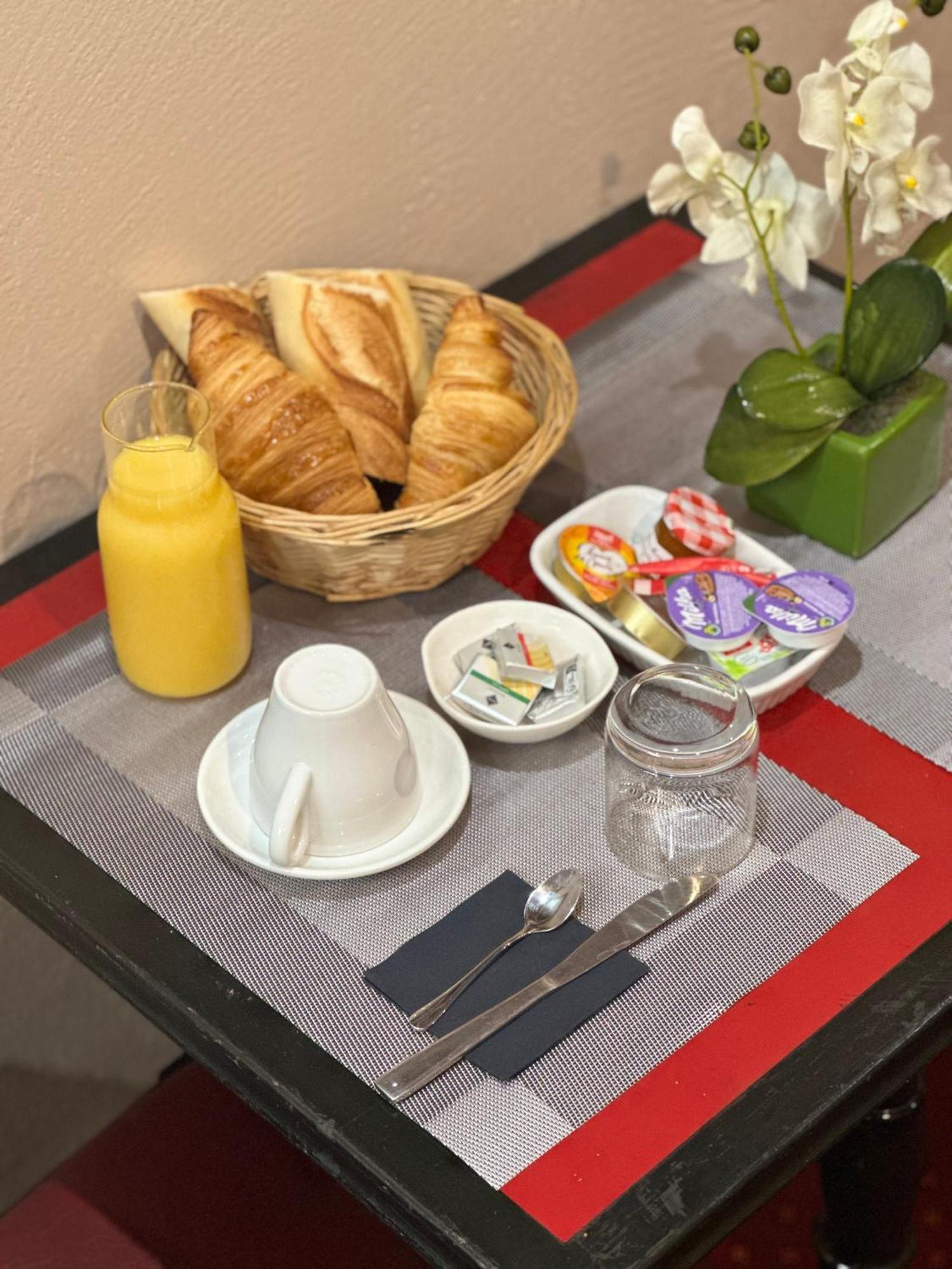 Hotel Victor Hugo Кламар Экстерьер фото